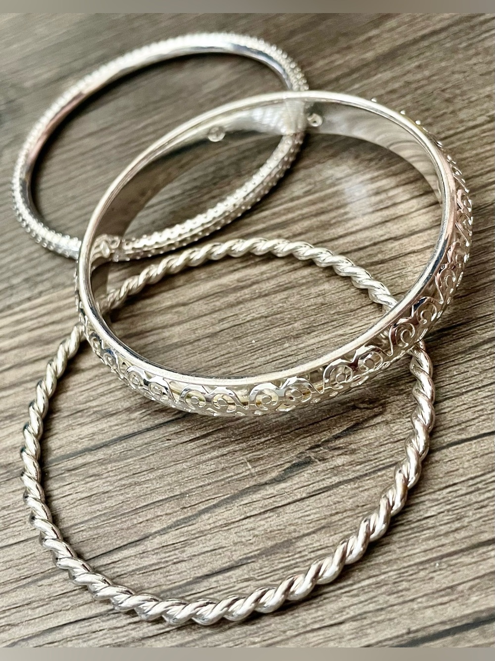 🍸 Set of 3 Textured/Cut-out Thick Bangle Bracelets 🍸